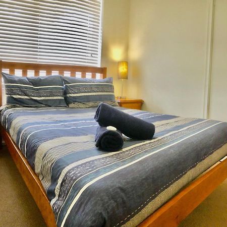 Beach House Opposite Ocean 4 Bed 2 Bathroom With Pool Geraldton Exterior photo